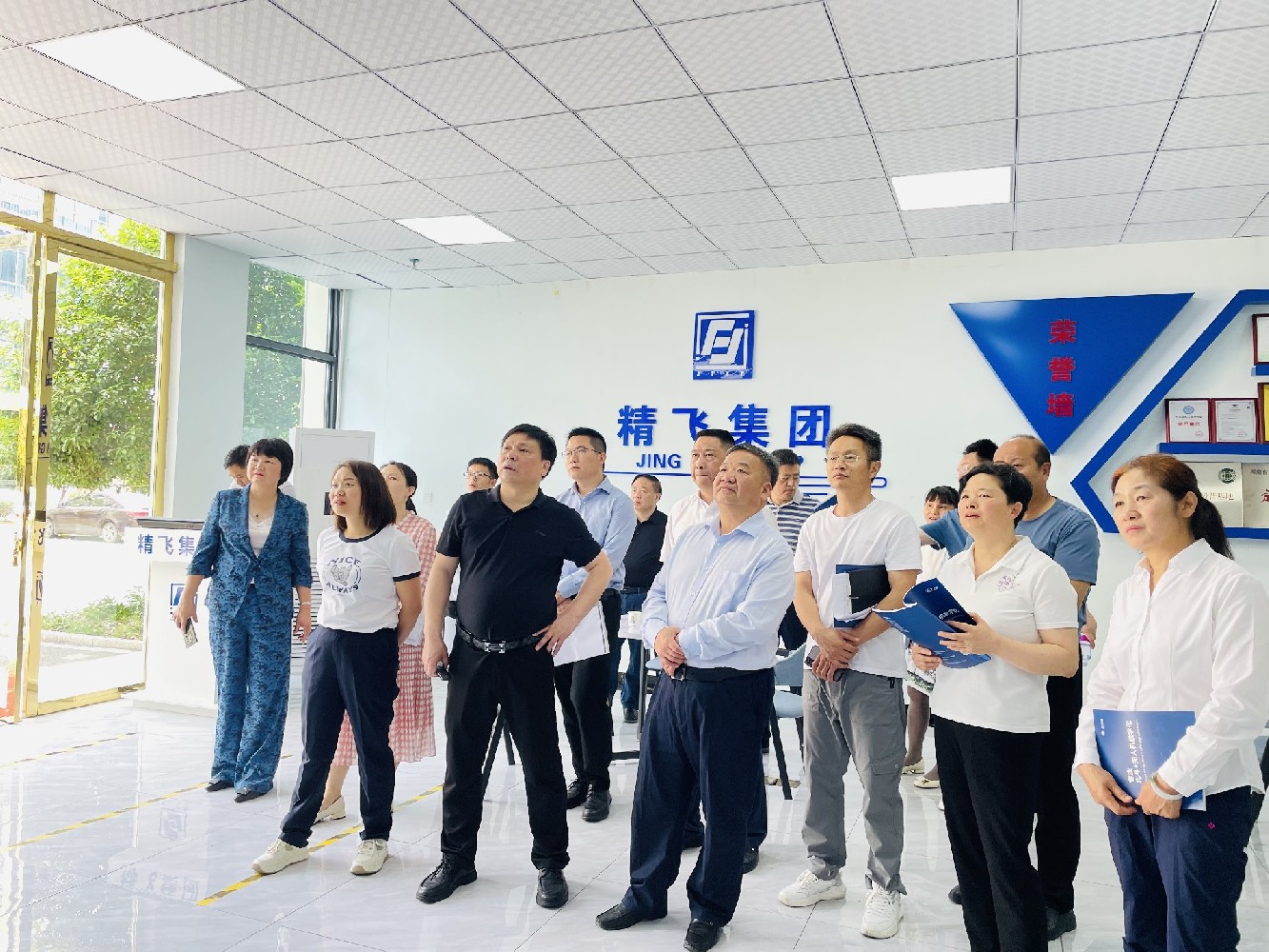 新寧縣政協(xié)黨組書記一行調(diào)研精飛智能，共探農(nóng)業(yè)數(shù)字化新篇章